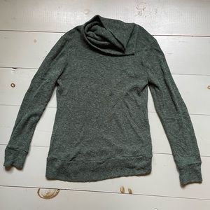 Kavu Used Turtleneck Green sweater